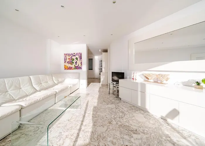 Les Pins, Premium, Sea View, Sleeps 6 Apartment