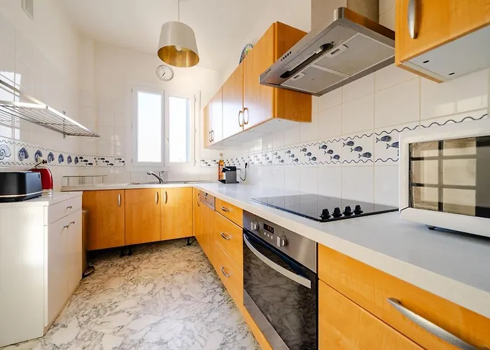 Les Pins, Premium, Sea View, Sleeps 6 Apartment