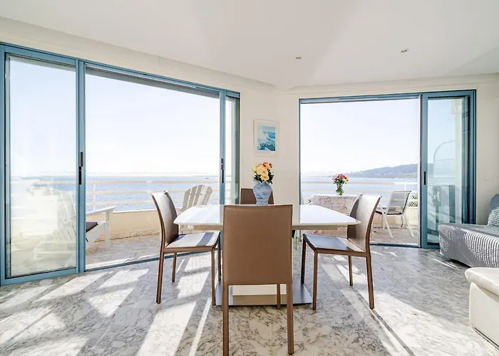 Apartment Les Pins, Premium, Sea View, Sleeps 6